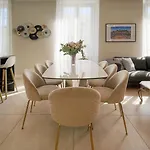 Apartament Deja Blue - Beautiful 4 Beds & 4 Baths, 10min From Palais, 4 Stars