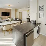 Deja Blue - Beautiful 4 Beds & 4 Baths, 10min From Palais, 4 Stars