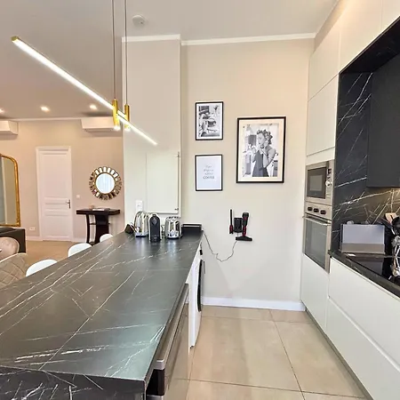 Beautiful 4 Beds & 4 Baths, 10min From Palais, 4 Stars Apartament