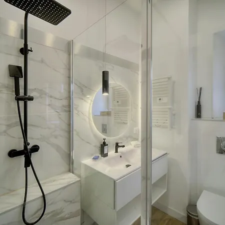 Beautiful 4 Beds & 4 Baths, 10min From Palais, 4 Stars *