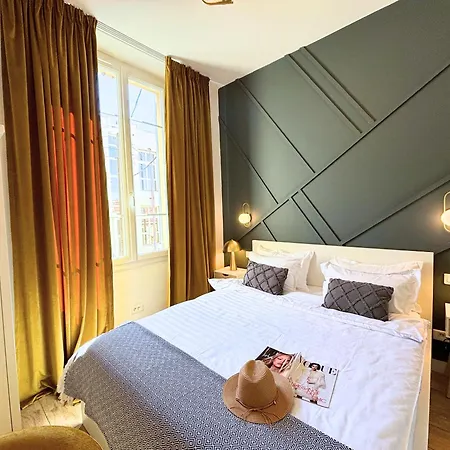 Apartment Deja Blue - Beautiful 4 Beds & 4 Baths, 10min From Palais, 4 Stars Cannes