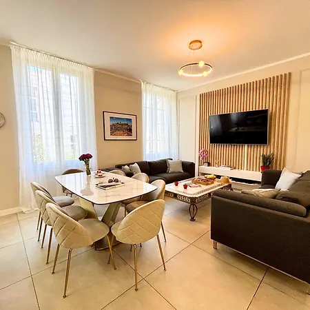 Beautiful 4 Beds & 4 Baths, 10min From Palais, 4 Stars