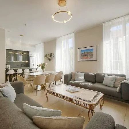 Lägenhet Deja Blue - Beautiful 4 Beds & 4 Baths, 10min From Palais, 4 Stars