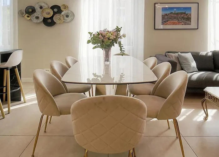 דירה Deja Blue - Beautiful 4 Beds & 4 Baths, 10min From Palais, 4 Stars