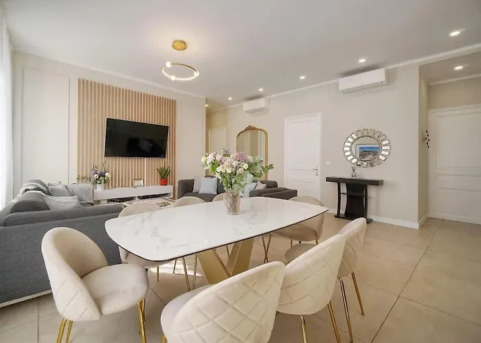 דירה Deja Blue - Beautiful 4 Beds & 4 Baths, 10min From Palais, 4 Stars