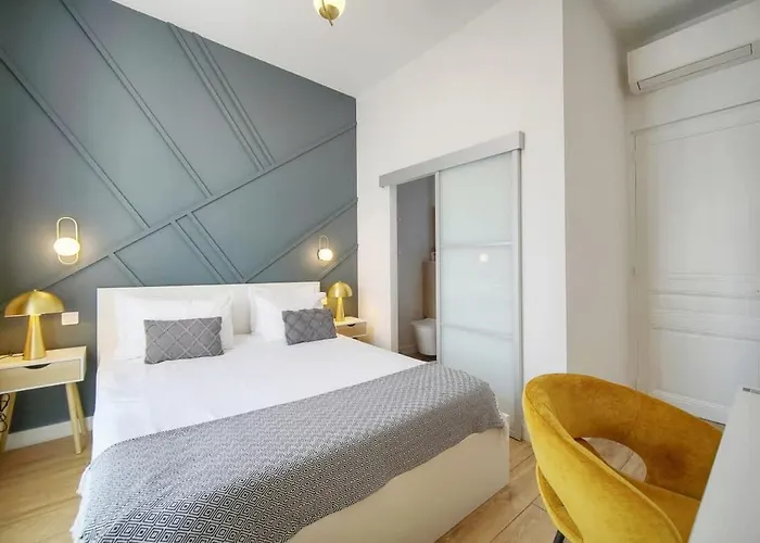 דירה Deja Blue - Beautiful 4 Beds & 4 Baths, 10min From Palais, 4 Stars *