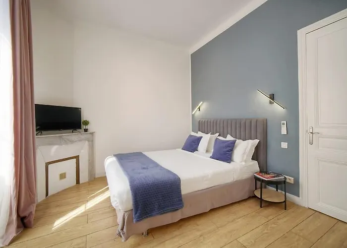 Deja Blue - Beautiful 4 Beds & 4 Baths, 10min From Palais, 4 Stars 戛纳