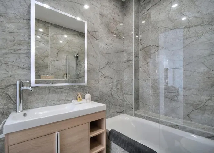 Deja Blue - Beautiful 4 Beds & 4 Baths, 10min From Palais, 4 Stars *