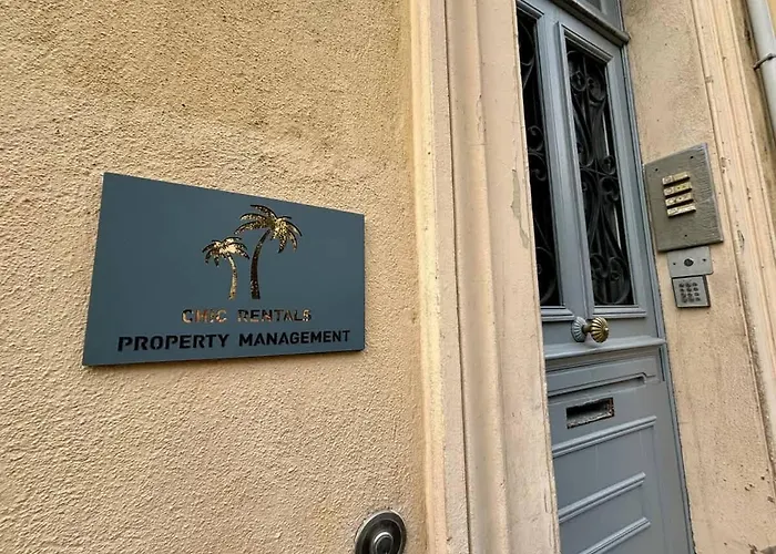 Deja Blue - Beautiful 4 Beds & 4 Baths, 10min From Palais, 4 Stars דירה *