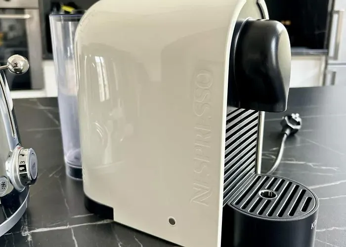 Deja Blue - Beautiful 4 Beds & 4 Baths, 10min From Palais, 4 Stars דירה *