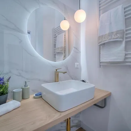 Apartment Beautiful 4 Beds & 4 Baths, 10min From Palais, 4 Stars