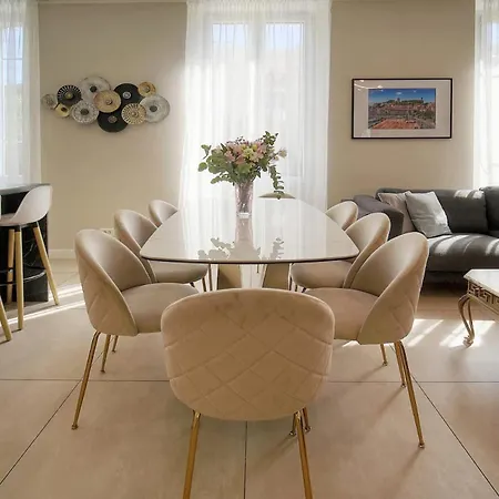 Apartmán Deja Blue - Beautiful 4 Beds & 4 Baths, 10min From Palais, 4 Stars