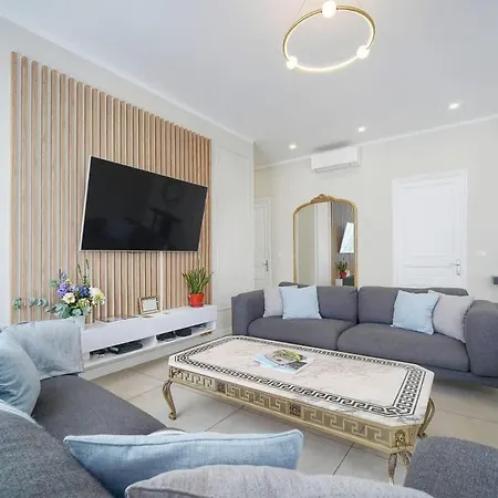 Daire Deja Blue - Beautiful 4 Beds & 4 Baths, 10min From Palais, 4 Stars *